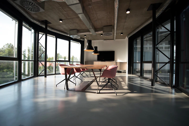 Sala de reuniões corporativa, imagem ilustrativa de decisões entre sócios